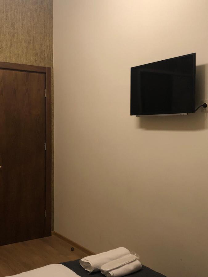 Home@97 On Aghmashenebeli Avenue Tbilisi Bagian luar foto